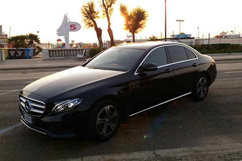 Pierinolimoservice - The fleet -  Mercedes SEDAN E CLASS 200 Executive